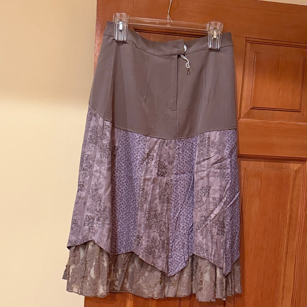 Chic Asymmetrical Gray Floral Skirt